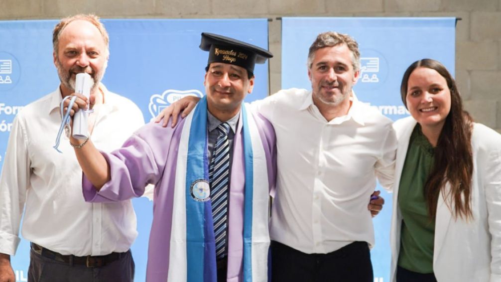 Achával felicitó a los egresados de la Escuela de Enfermería