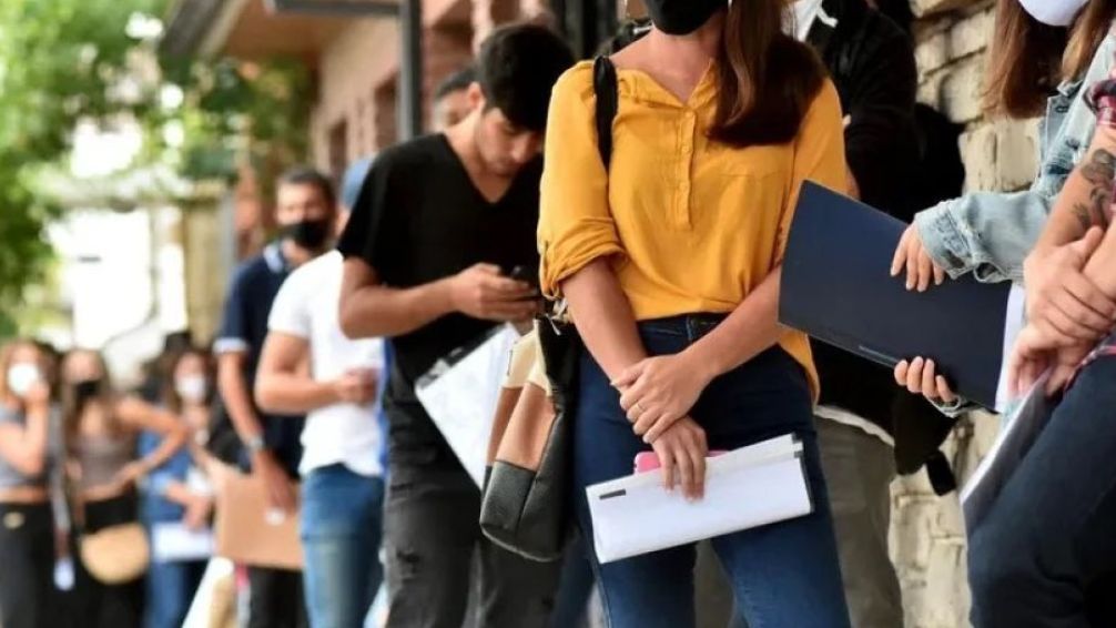 Argentina presenta la peor expectativa de empleo del mundo para 2025, según una encuesta