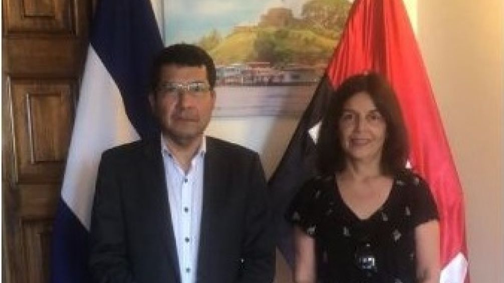 Carlos Midence se reunió con la presidenta de la Sociedad de Escritores de Chile