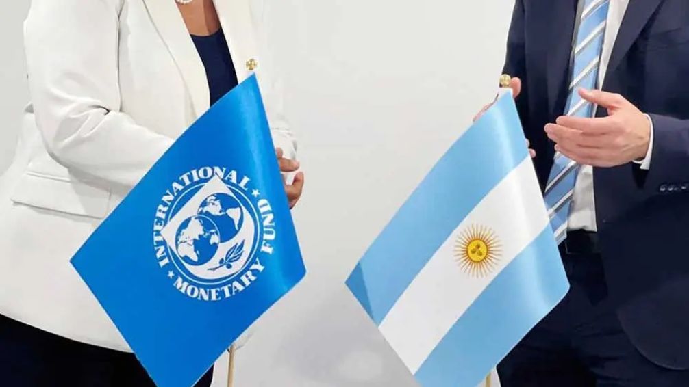 Argentina solicitó formalmente al Fondo Monetario avanzar en un nuevo préstamo