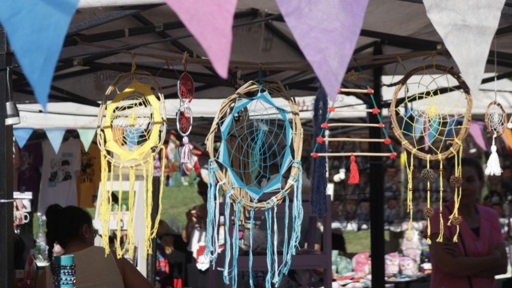 Feria de Trabajadoras de la Economía Popular: en estas fiestas, personalizá tus regalos y ayudá a las emprendedoras de Lanús