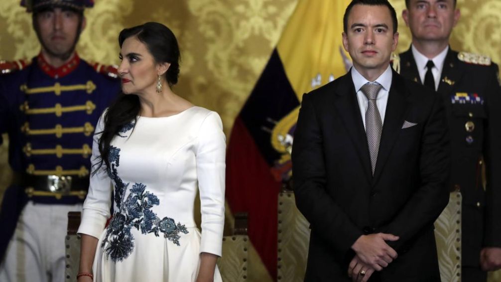 Noboa envió a Abad a Turquía tras el fallo de la Justicia que la restituyó en el cargo de vicepresidenta