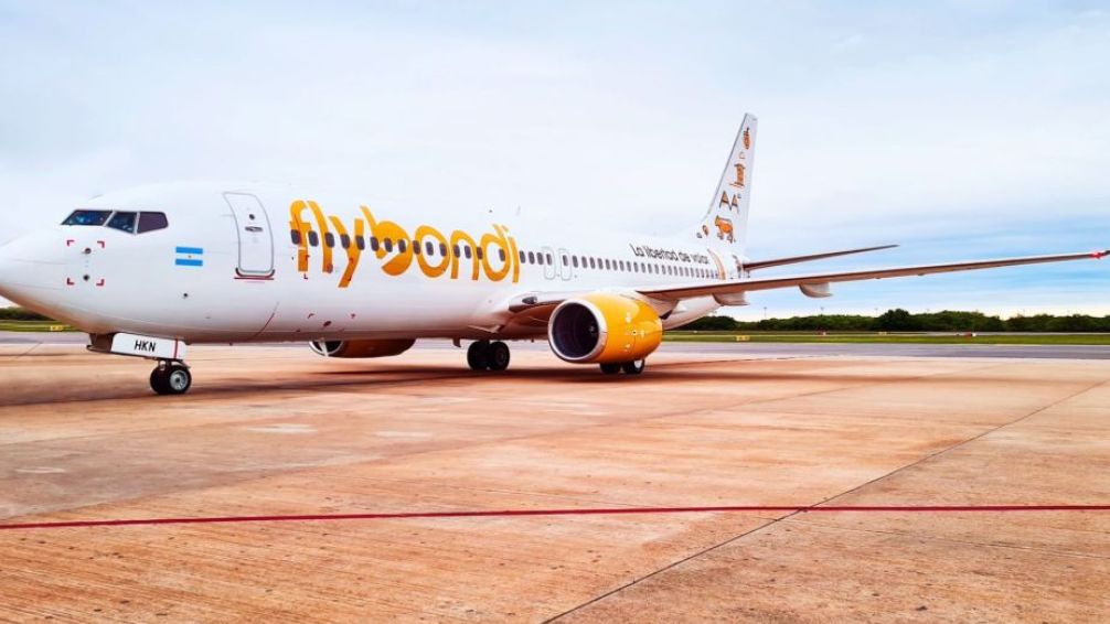 Caos en Aeroparque: Flybondi: cancela más de 70 vuelos para las fiestas