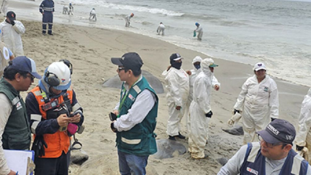 Perú declaró emergencia ambiental por derrame de petróleo