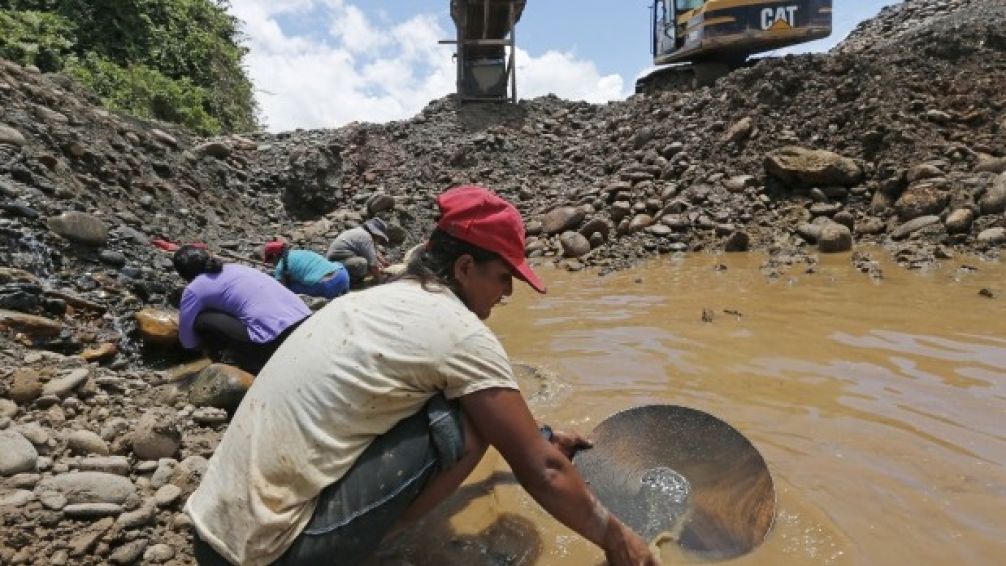 Las autoridades peruanas hicieron incautaciones por 587 millones de dólares a la minería ilegal en 2024