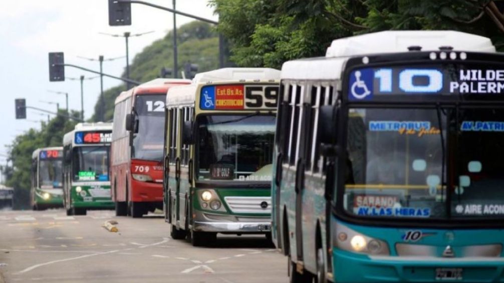 Crisis en el transporte público: las empresas de colectivos advierten sobre un posible colapso en el AMBA
