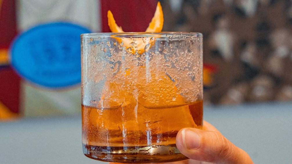 El Bar Iberia reabre sus puertas: historia, tortillas suculentas y un rincón republicano en Monserrat