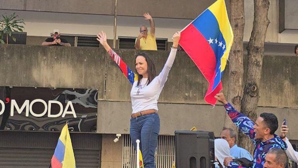Reapareció Marina Corina Machado durante una protesta opositora en Caracas