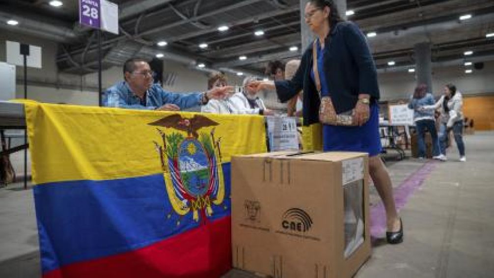 16 candidatos, una elección: ¿Cómo llega Ecuador a las presidenciales de febrero? 
