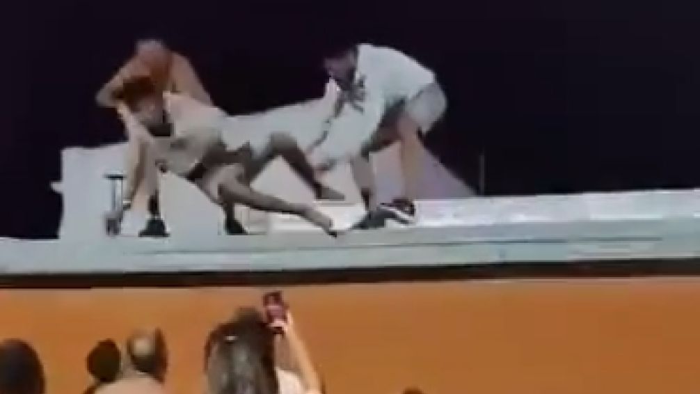 Brutal video: Intento de linchamiento a un joven acusado de robos en Berisso