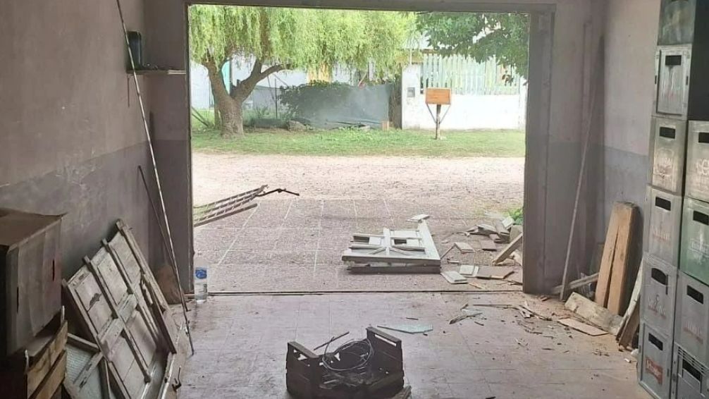 Violento robo a un comerciante en Mar del Plata: le arrancaron la reja y ya es el tercer robo en seis meses