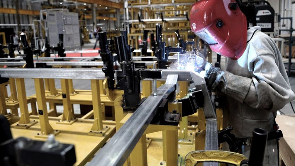 La UOM se adapta a la era Milei con un aumento salarial del 12,3% en tres tramos