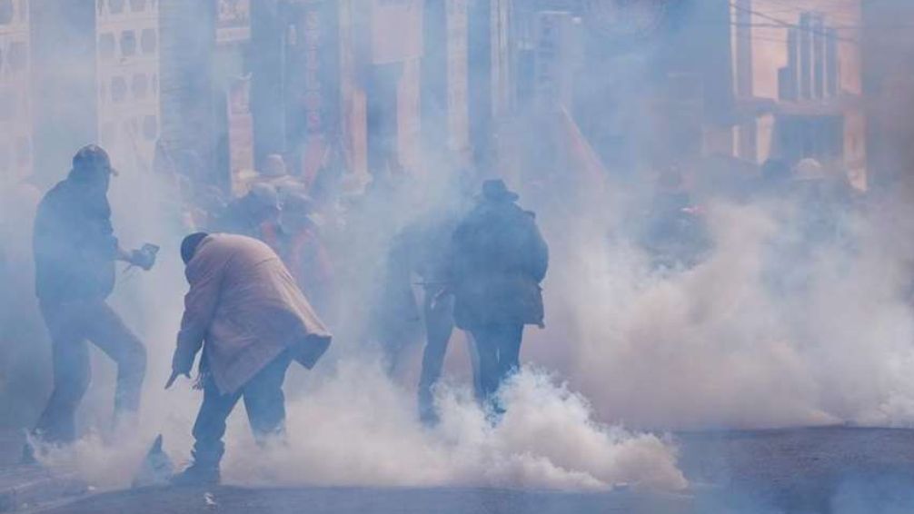 Cinco heridos tras fuertes enfrentamientos entre seguidores de Evo Morales y la policía boliviana