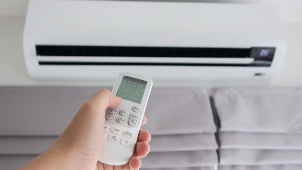 Advierten sobre el impacto del uso simultáneo de aires acondicionados ante el pico de calor