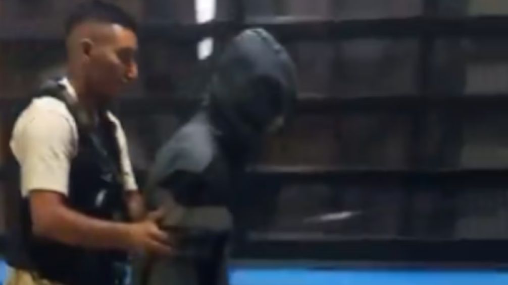 Quisieron robarle en La Plata, lo atacaron en manada y lo mataron: el supuesto asesino tiene 14 años