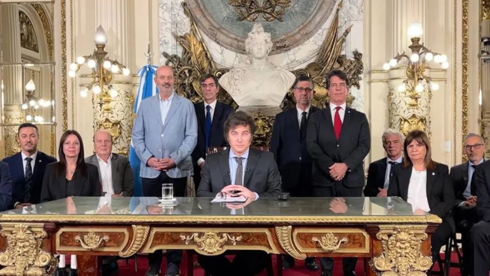 El Gobierno nacional prorrogó el presupuesto y crece la tensión con la oposición