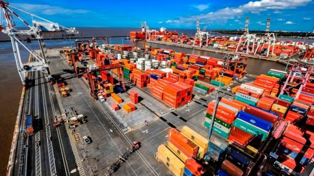 El gobierno continúa con la 'motosierra del ahorro' y despide a 150 trabajadores de la Subsecretaría de Puertos