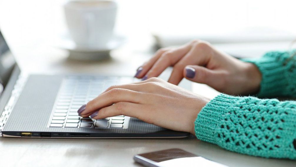 Menos empleo registrado privado y crecimiento del monotributo según Informe del CEPA