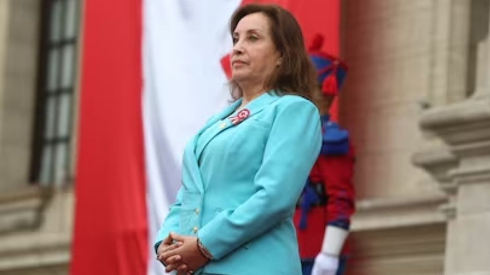 La Fiscalía pidió a Boluarte documentos médicos que justifiquen su rinoplastía