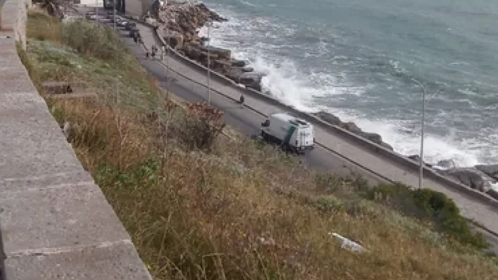Tragedia en Mar del Plata: joven alcoholizado muere tras caer desde una pendiente