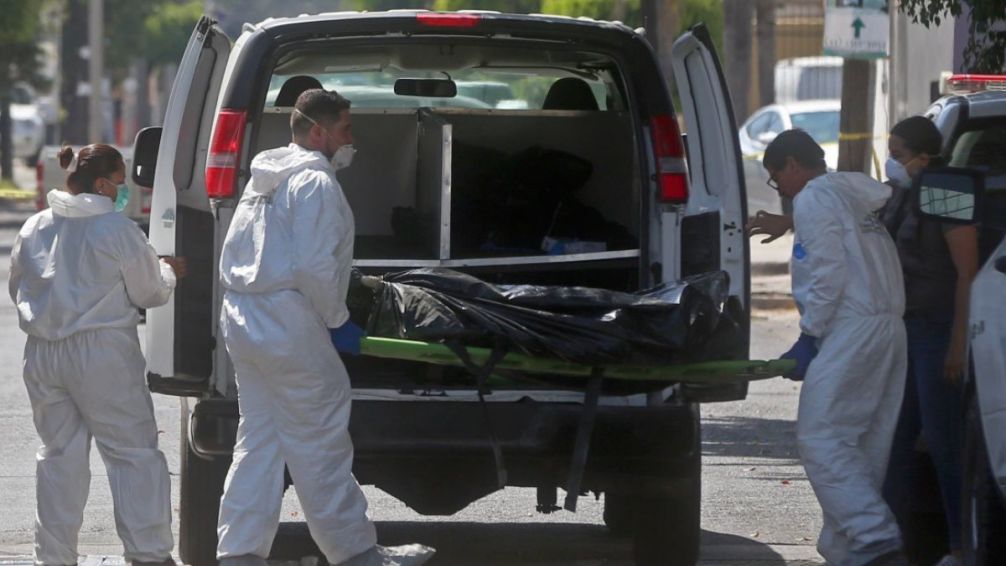 Recuperan restos de 24 personas en una fosa en Zapopan, Jalisco