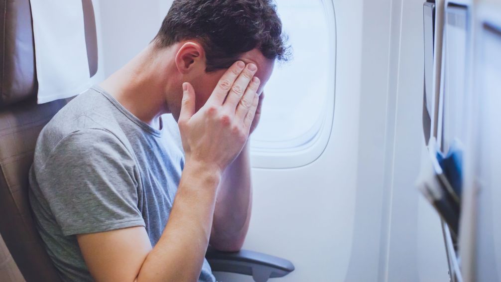 Cómo superar la ansiedad de volar: estrategias y consejos claves de expertos