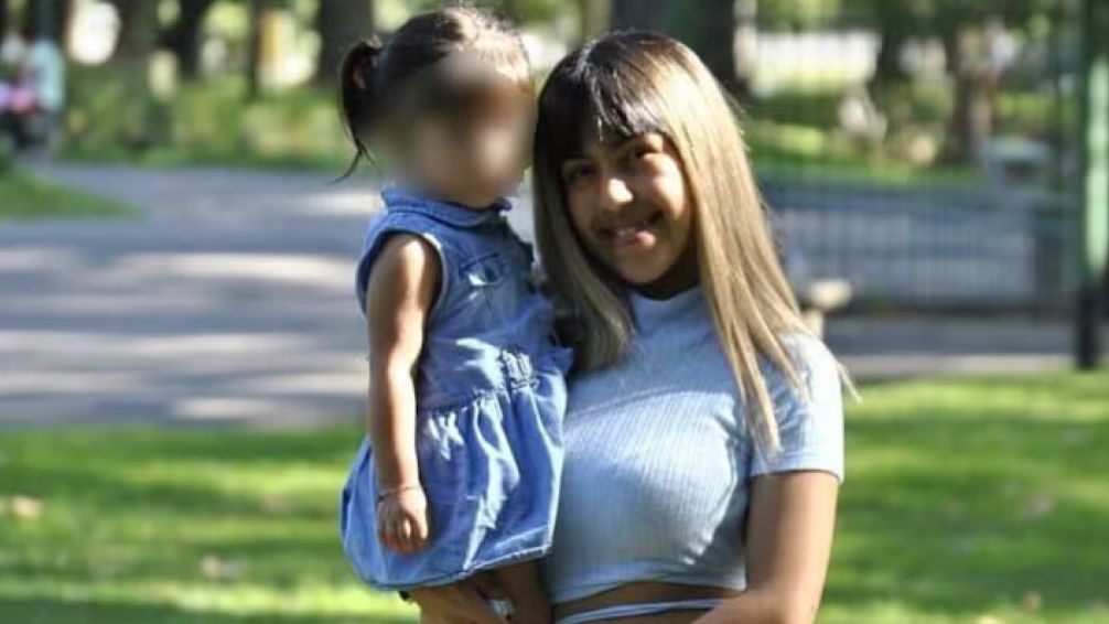 Peluquera y madre de una niña de 5 años: quien era la joven víctima de femicidio en un albergue transitorio 