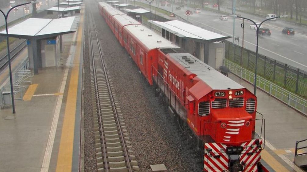 El gobierno salió a cruzar a La Fraternidad por el Paro de trenes