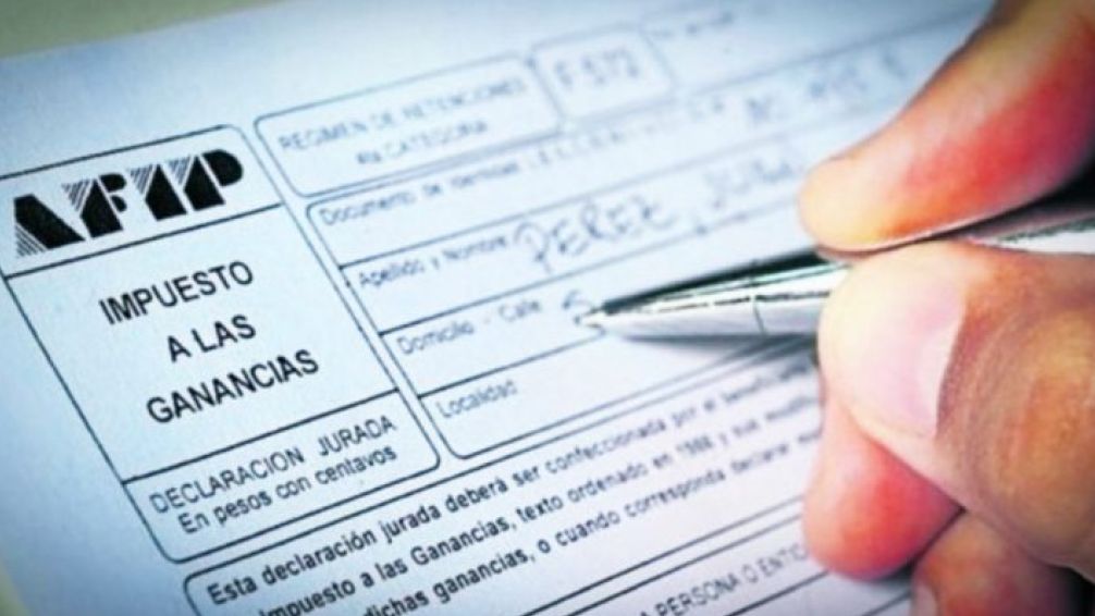 Impuesto a las ganancias: Solteros/as pagan si cobran desde un millón novecientos mil pesos de bolsillo