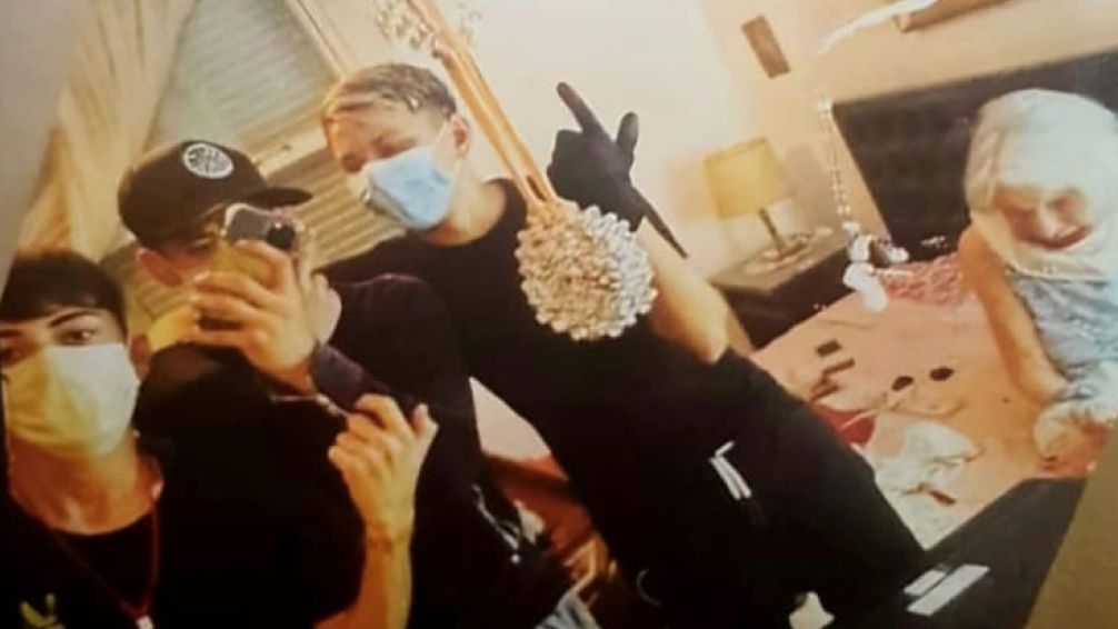  Asaltaron, maniataron y golpearon a una jubilada de 92 años en Munro: los ladrones subieron una selfie a Instagram
