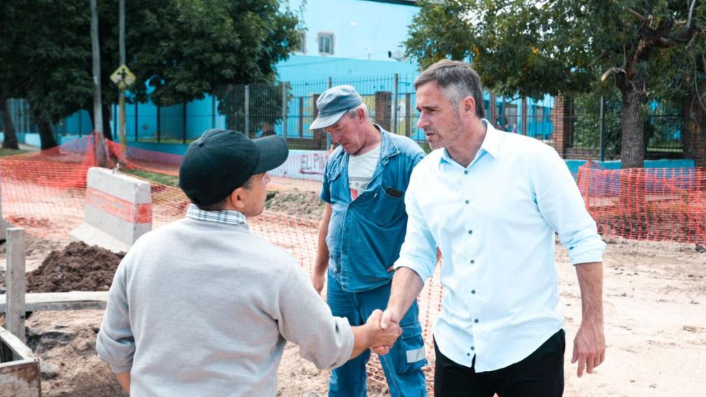 Achával recorrió el avance de obras en Pinazo