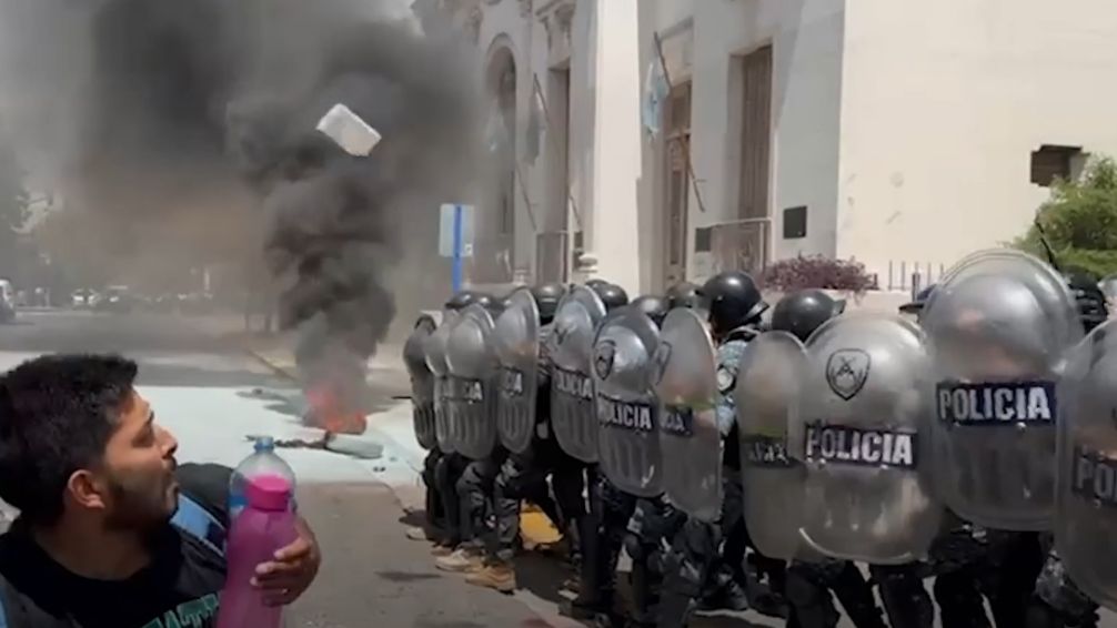 Más descontrol en Moreno: mientras los vecinos protagonizaban una pueblada, se dio un doble homicidio narco