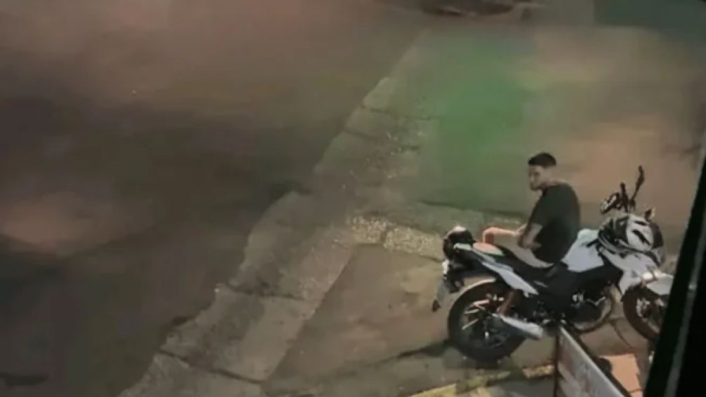 Emboscaron, balearon y le robaron la moto a un vecino en Morón