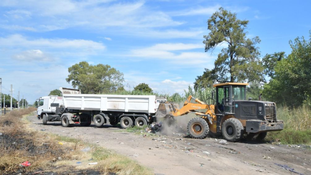 Andrés Watson recibió a vecinos y vecinas de Bosques para delinear acciones en el barrio