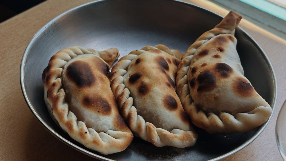 El bodegón que hace las mejores empanadas salteñas de Buenos Aires