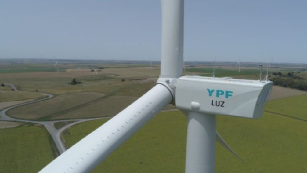 YPF Luz recibió 27 palas para la construcción del nuevo parque eólico 