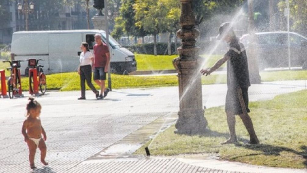Calorazo: el AMBA podría batir su récord histórico de temperatura este lunes