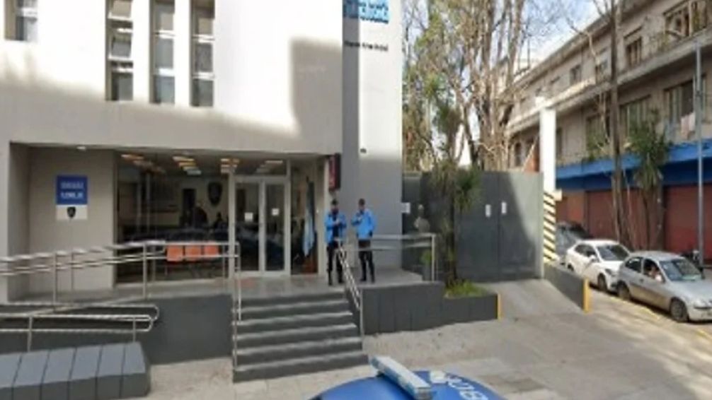 Ataron al jefe de servicio de la Alcaidía 6A de Caballito y se fugaron