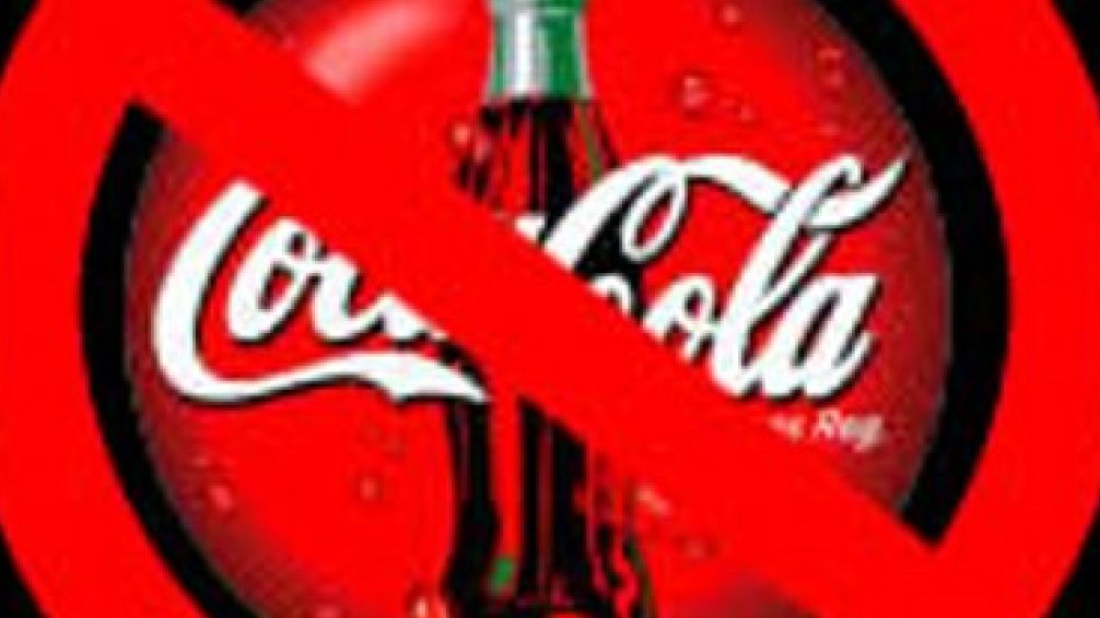 Latinos lanzan boicot contra Coca Cola por su apoyo a políticas antiinmigrantes de Trump