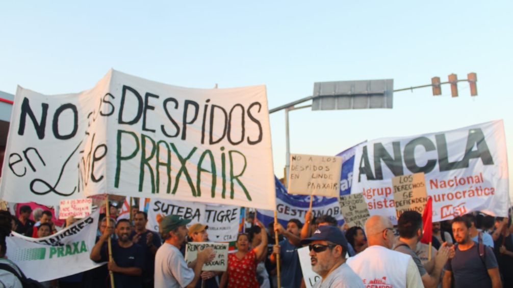 Linde Praxair: trabajadores cortan la panamericana en reclamo por despidos