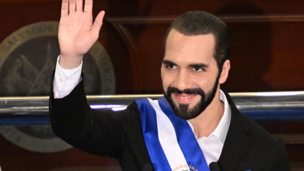 Nayib Bukele lidera las encuestas de popularidad en Latinoamérica con un 83% de aprobación