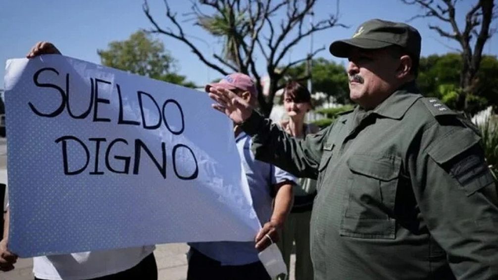 Salta: Gendarme le reclama  a Patricia Bullrich mejoras salariales