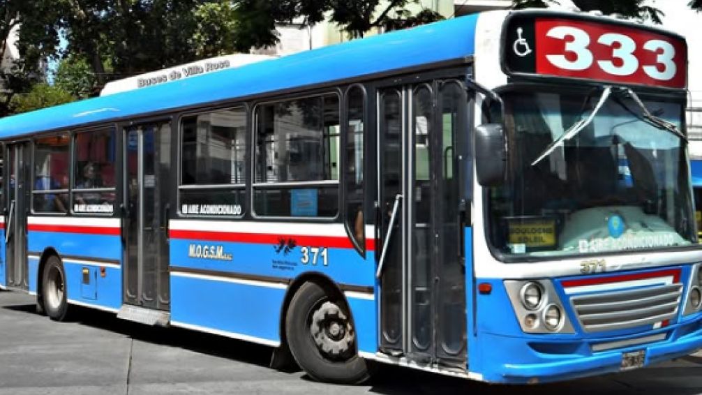 Paro de colectivos en Buenos Aires por falta de pago a los trabajadores ¿Cuáles no circulan?