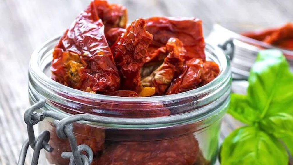 Tomates secos: secretos, conservación y las mejores recetas para disfrutarlos