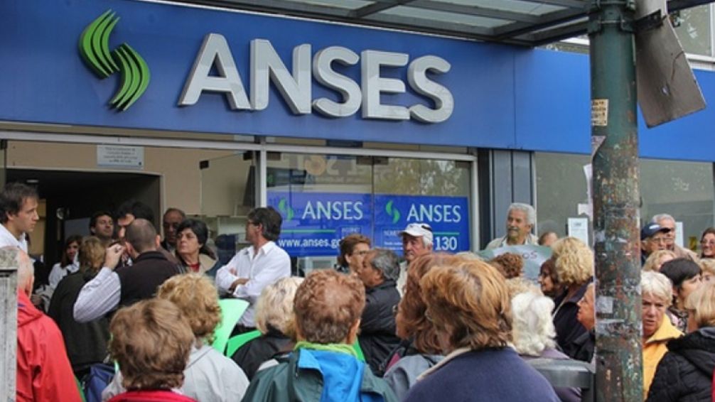 Aumentarán las jubilaciones, pensiones y AUH en marzo tras el dato de inflación del INDEC