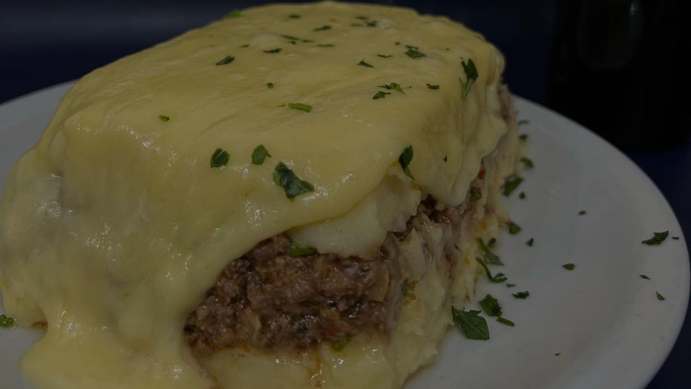 El Nuevo Miguelito: el bodegón imperdible de Parque Chacabuco con el mejor pastel de papa
