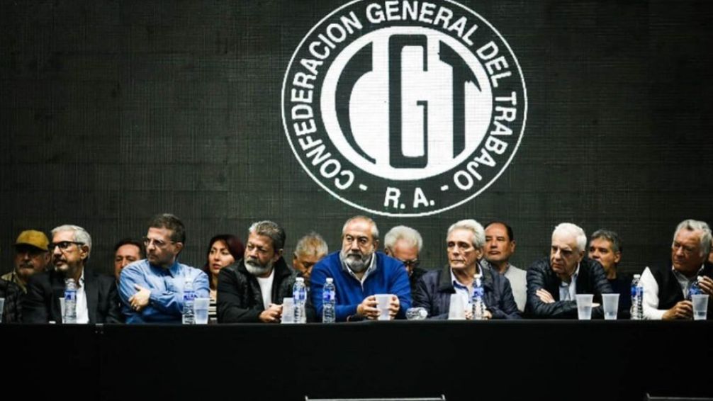 La CGT pide explicaciones a Milei por el criptogate pero evita reclamos de juicio político