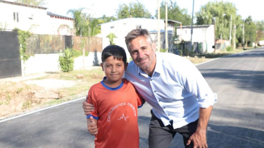 Achával recorrió las nuevas obras de asfalto de Lagomarsino