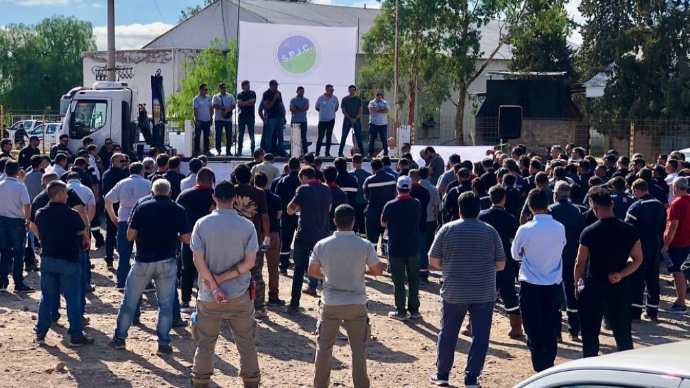 Halliburton despide a casi 300 trabajadores petroleros en Chubut por caída en las ventas