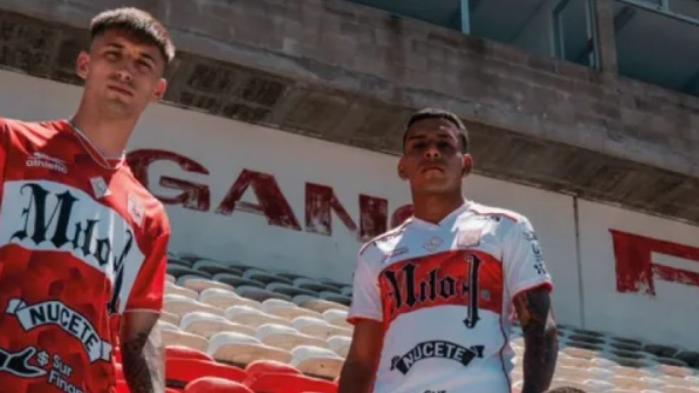 Deportivo Morón presentó su nueva camiseta y serán auspiciados por el cantante Milo J 